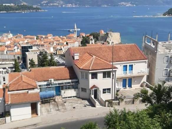 Plac sa kućom i pogledom na zaliv, Babin Do, Budva — fotografija 8