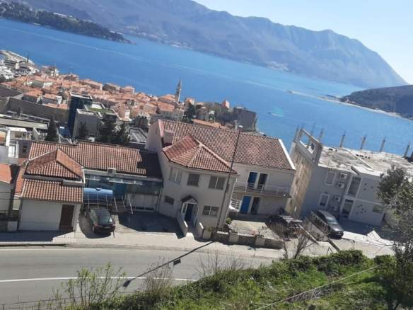 Plac sa kućom i pogledom na zaliv, Babin Do, Budva — fotografija 9