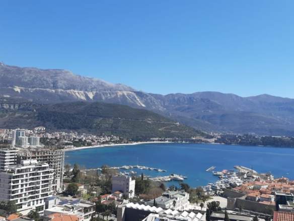 Plac sa kućom i pogledom na zaliv, Babin Do, Budva — fotografija 10