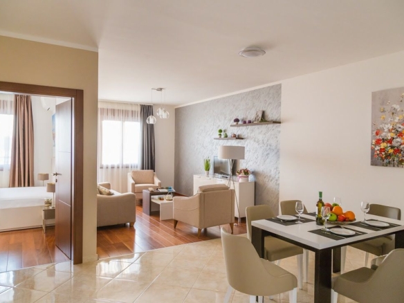 Trosoban stan 107 m² – Bečići, Budva