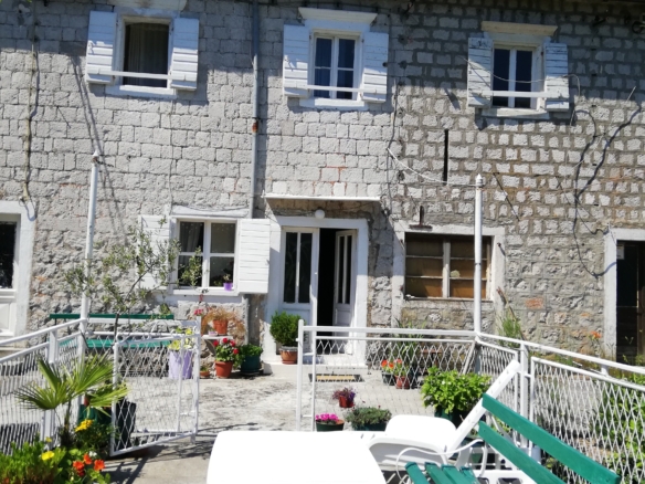 Kamena kuća u naselju Muo, Kotor