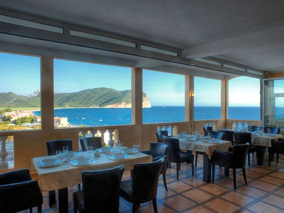 Prodaje se ugostiteljsko-turistički kompleks sa restoranom,Buljarica,opština Budva.