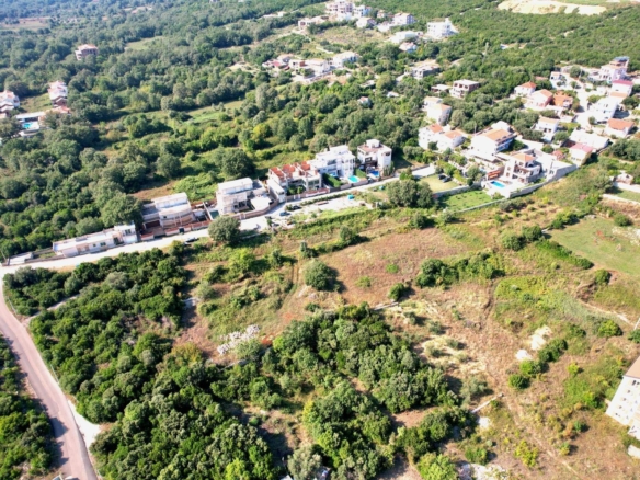 Plac u Krimovici, Kotor — fotografija 6