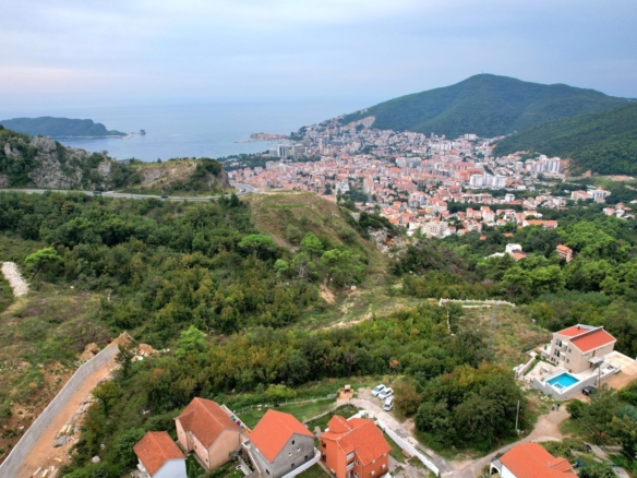 Urbanizovan plac 1093m2 Markovici,Budva
