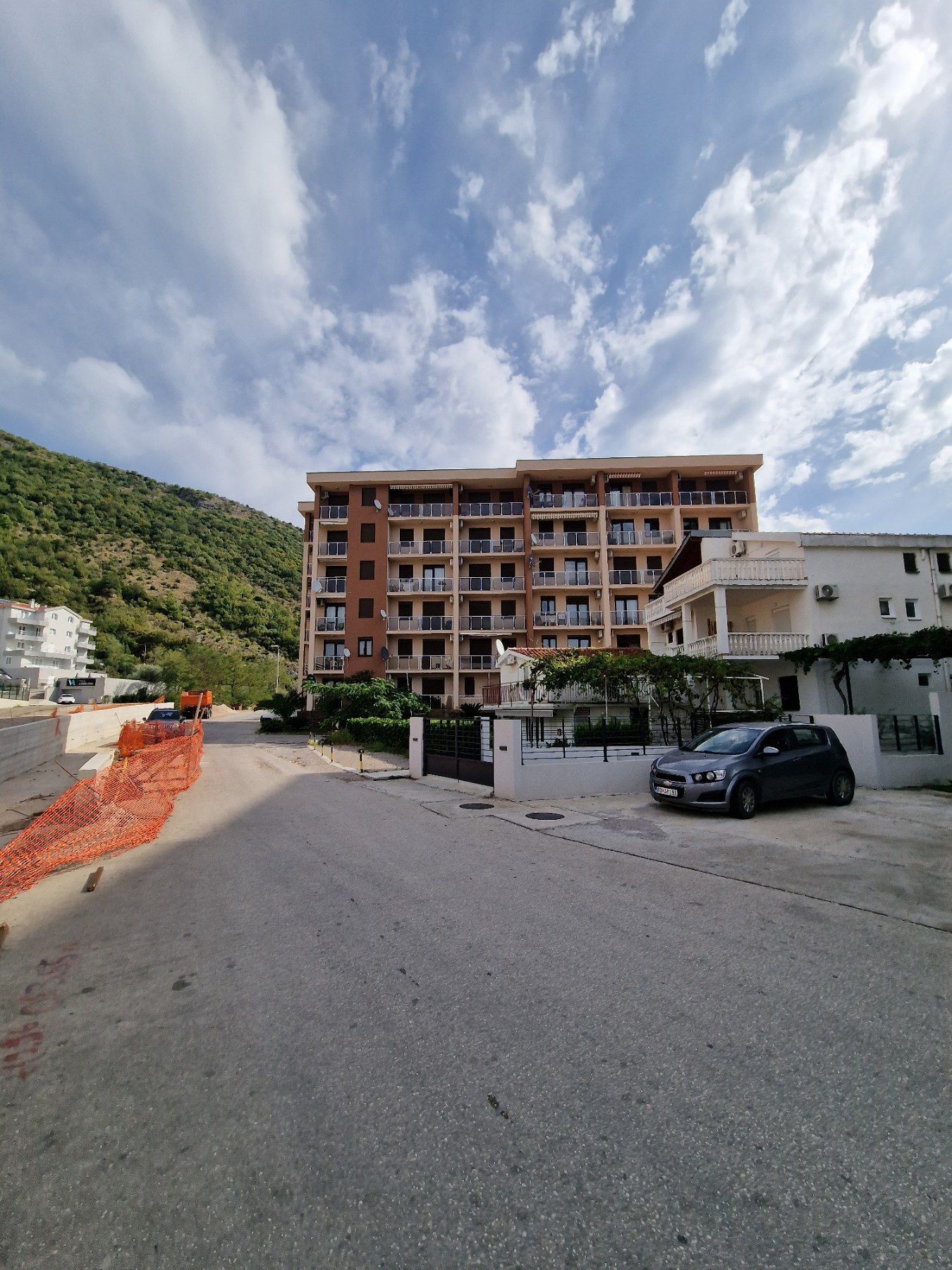 Jednosoban stan sa terasom u Bečićima, Budva — fotografija 6