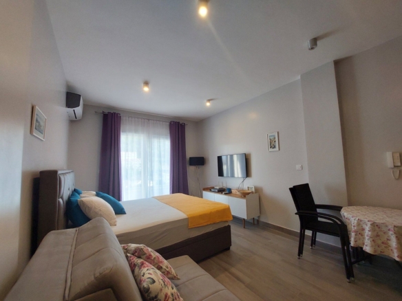 Izdavanje studio apartmana sa pogledom na more i grad-THE OLD BAKERY, BUDVA (NA PERIOD OD 01.09.2026 DO 01.06.2027)