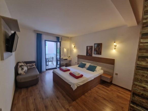 Studio za izdavanje u centru Budve (izdavanje na period od 01.10.l2026 do 01.06.2027)