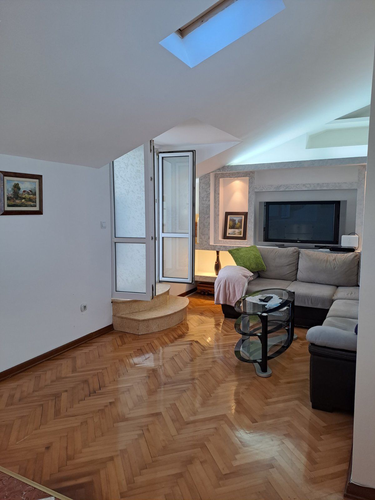 9a58ed96-742d-42c3-9361-0f952a21822a Izdavanje: Trosoban stan 100 m² – Seljanovo, Tivat — fotografija 2