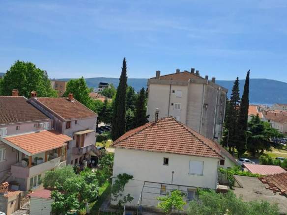 Izdavanje: Trosoban stan 100 m² – Seljanovo, Tivat — fotografija 4