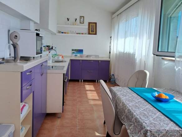 Izdavanje: Trosoban stan 100 m² – Seljanovo, Tivat — fotografija 5