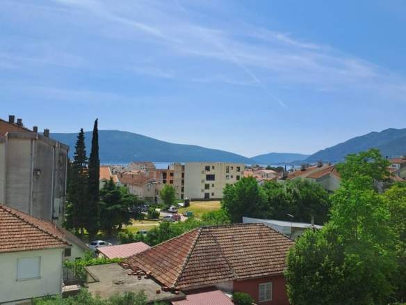 Izdavanje: Trosoban stan 100 m² – Seljanovo, Tivat — fotografija 13