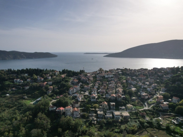 Prodaja zemljista 1477m2 u Herceg Novom, Podi
