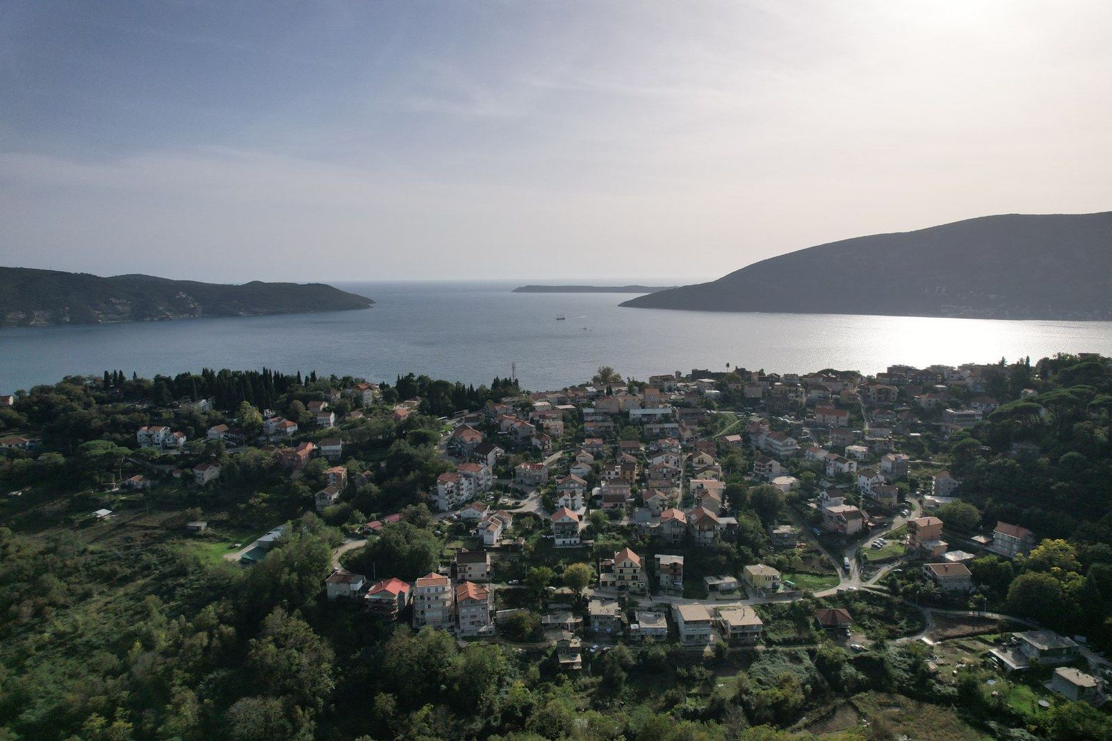 Plac sa pogledom na more u naselju Podi, Herceg Novi