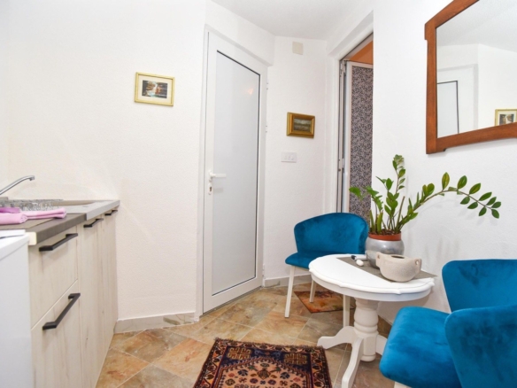 Garsonjera 24 m² za izdavanje, Slovenska plaža, Budva