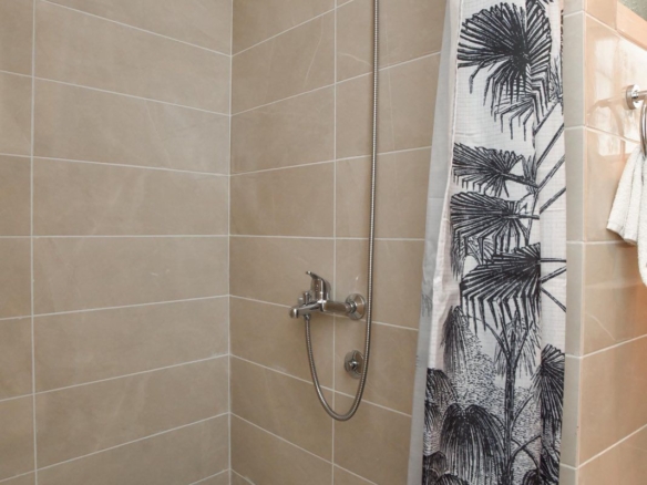 Garsonjera 24 m² za izdavanje, Slovenska plaža, Budva — fotografija 5