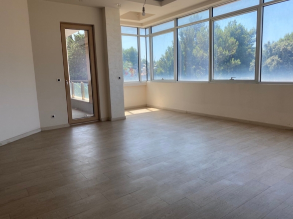 Prodaja dvosobnog stana 119 m² – Centar Budve