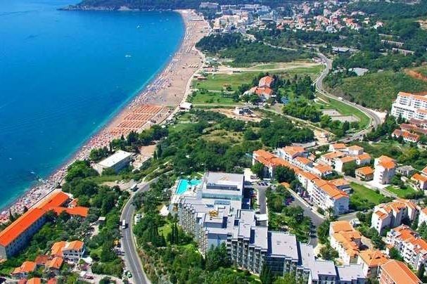 Plac 8.960 m² – Bečići, Budva — fotografija 2