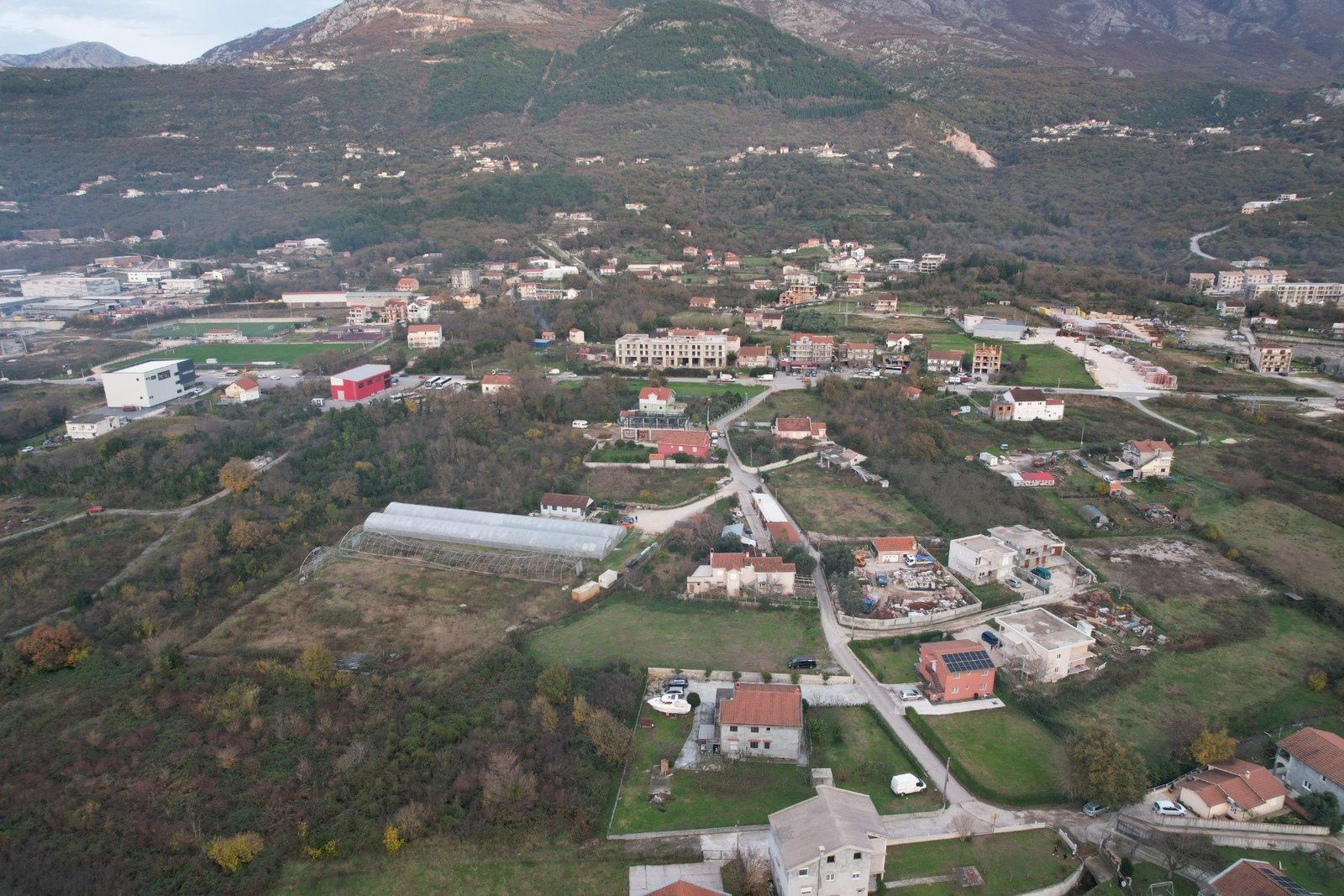 b09f5df0-a01d-4016-97a6-fcf3d419b17b Urbanizovani plac u Radanovićima, Kotor — fotografija 5