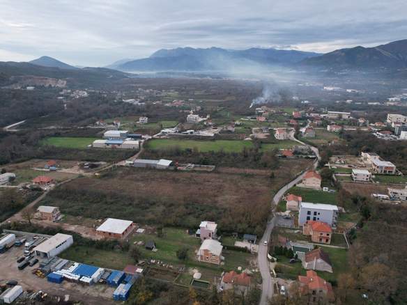 Urbanizovani plac u Radanovićima, Kotor — fotografija 7