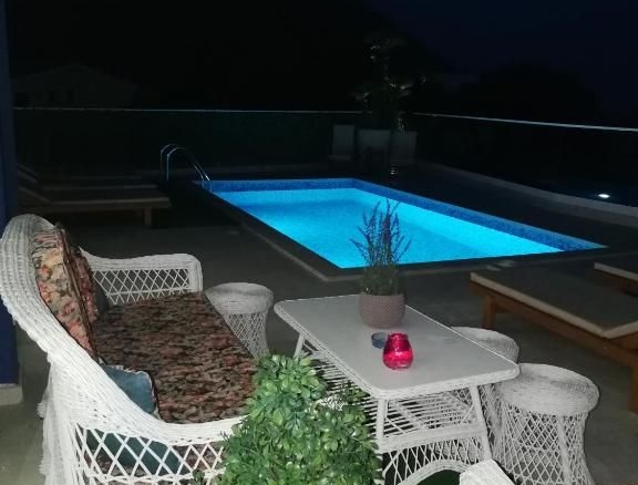 Dvije vile sa bazenom u naselju Lazi, Budva — fotografija 17