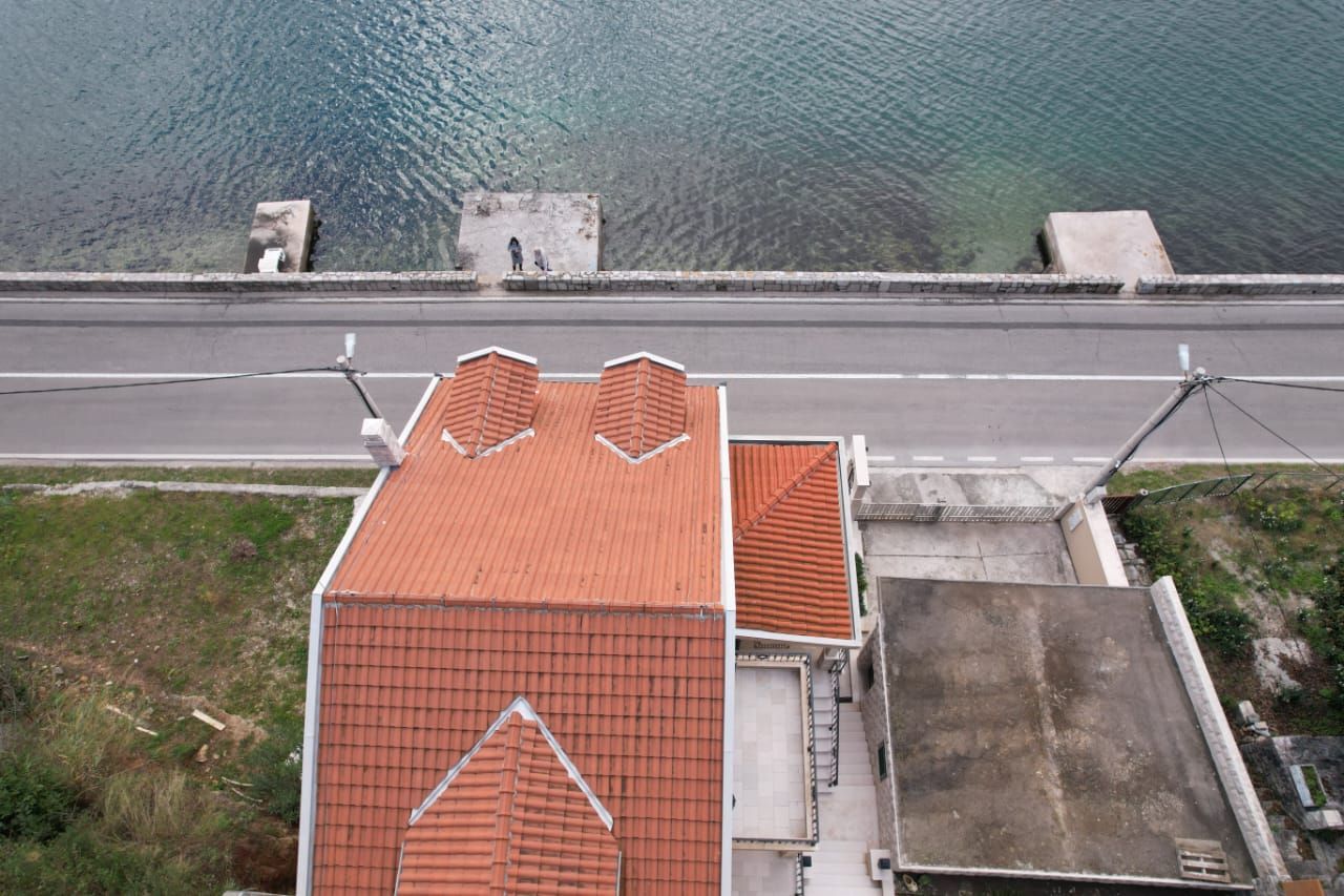 96fe13a9-d5f0-43bc-adea-9c690fe65c90 Kamena kuća na prvoj liniji mora, Donja Lastva, Tivat — fotografija 21
