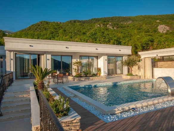 Luksuzna Vila sa Bazenom,Budva-Prijevor (NA DUZI PERIOD,DOSTUPNO OD 10.09.2027)