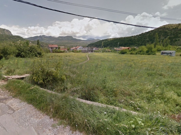 Urbanizovan plac od 1600 m2 Doljani,Podgorica