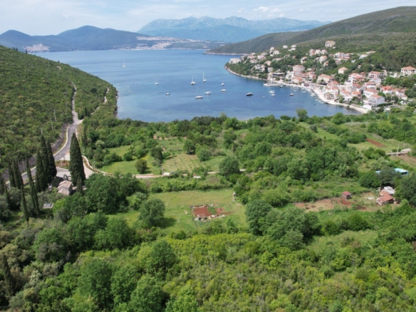 Urbanizovan plac u Kotoru, Bigovo 700m²