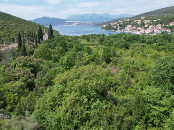 Urbanizovan plac u Bigovi, Kotor — fotografija 4