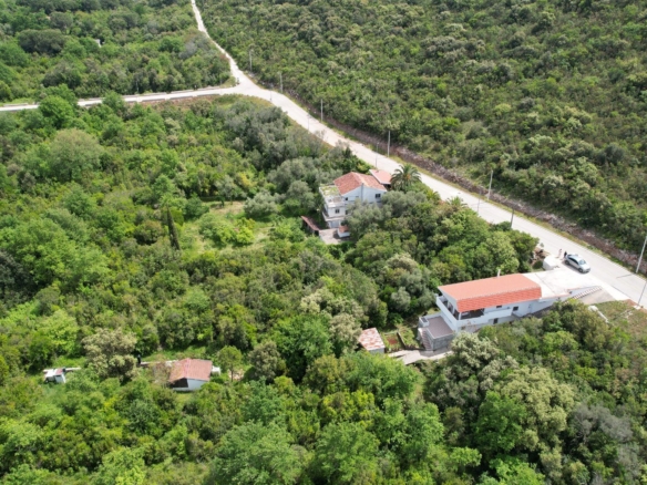 Urbanizovan plac u Bigovi, Kotor — fotografija 6