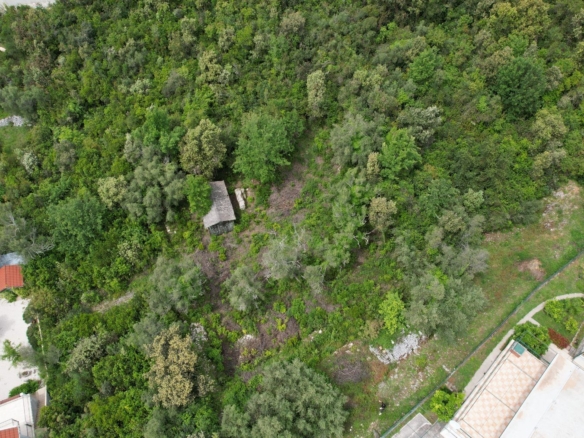 Urbanizovan plac u Bigovi, Kotor — fotografija 7