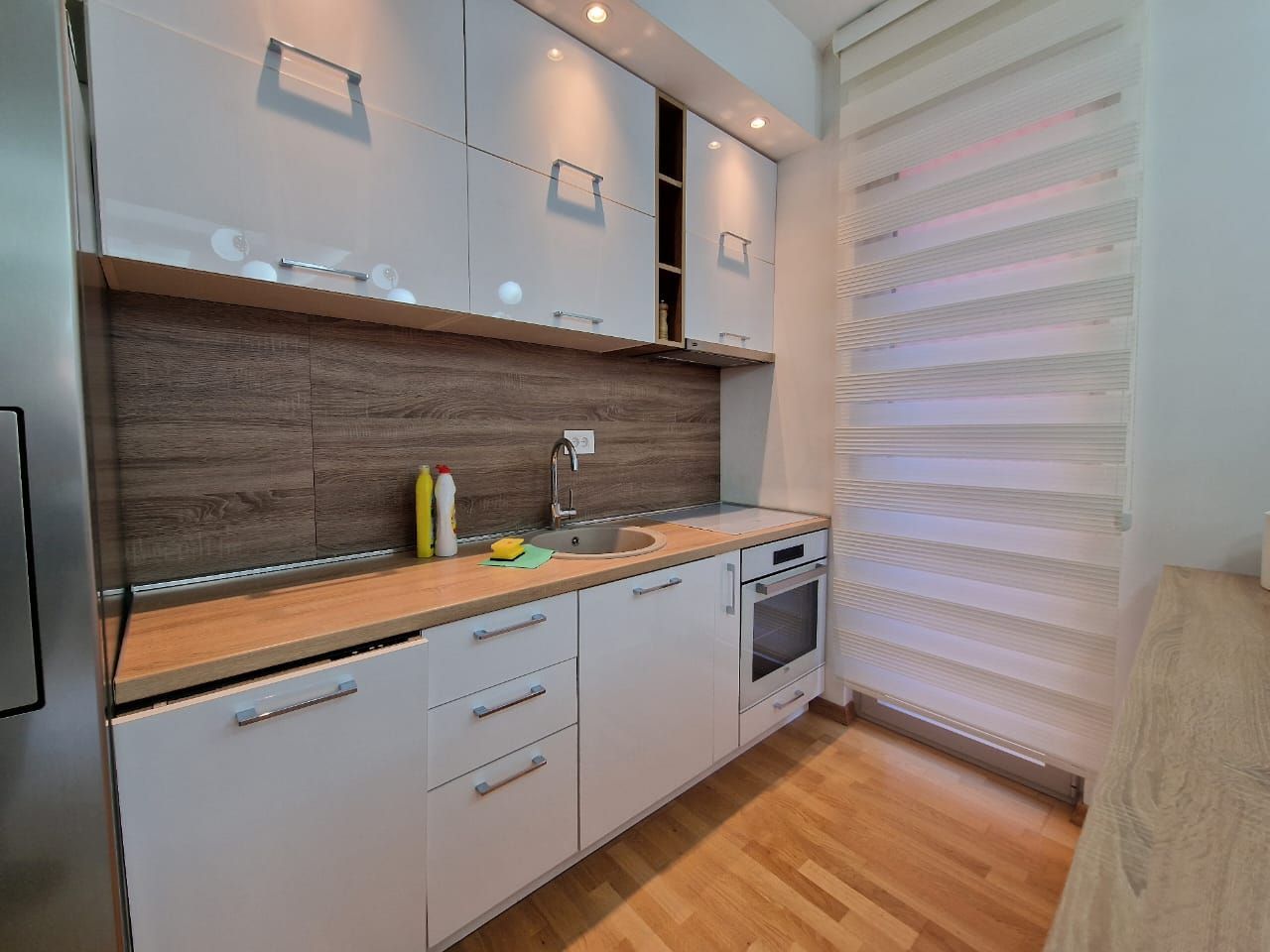 79bfac03-41ce-4876-b7e1-fde974d54fa9 Izdavanje: Trosoban stan 95 m² – Bečići, Budva — fotografija 13