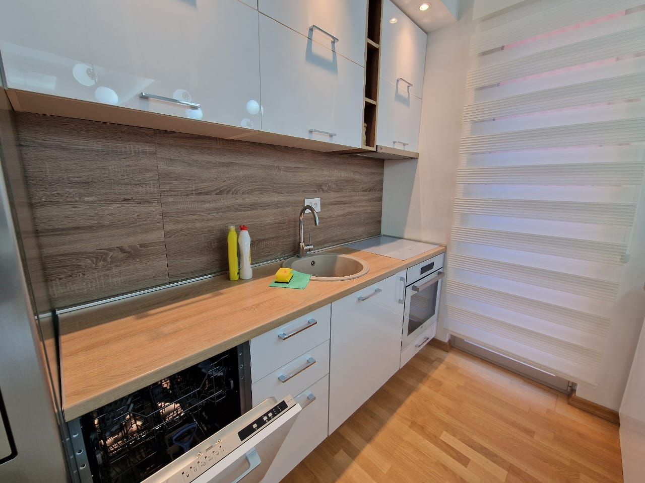 2e58c9ea-20af-4226-aaec-7a7364c7fc9c Izdavanje: Trosoban stan 95 m² – Bečići, Budva — fotografija 14
