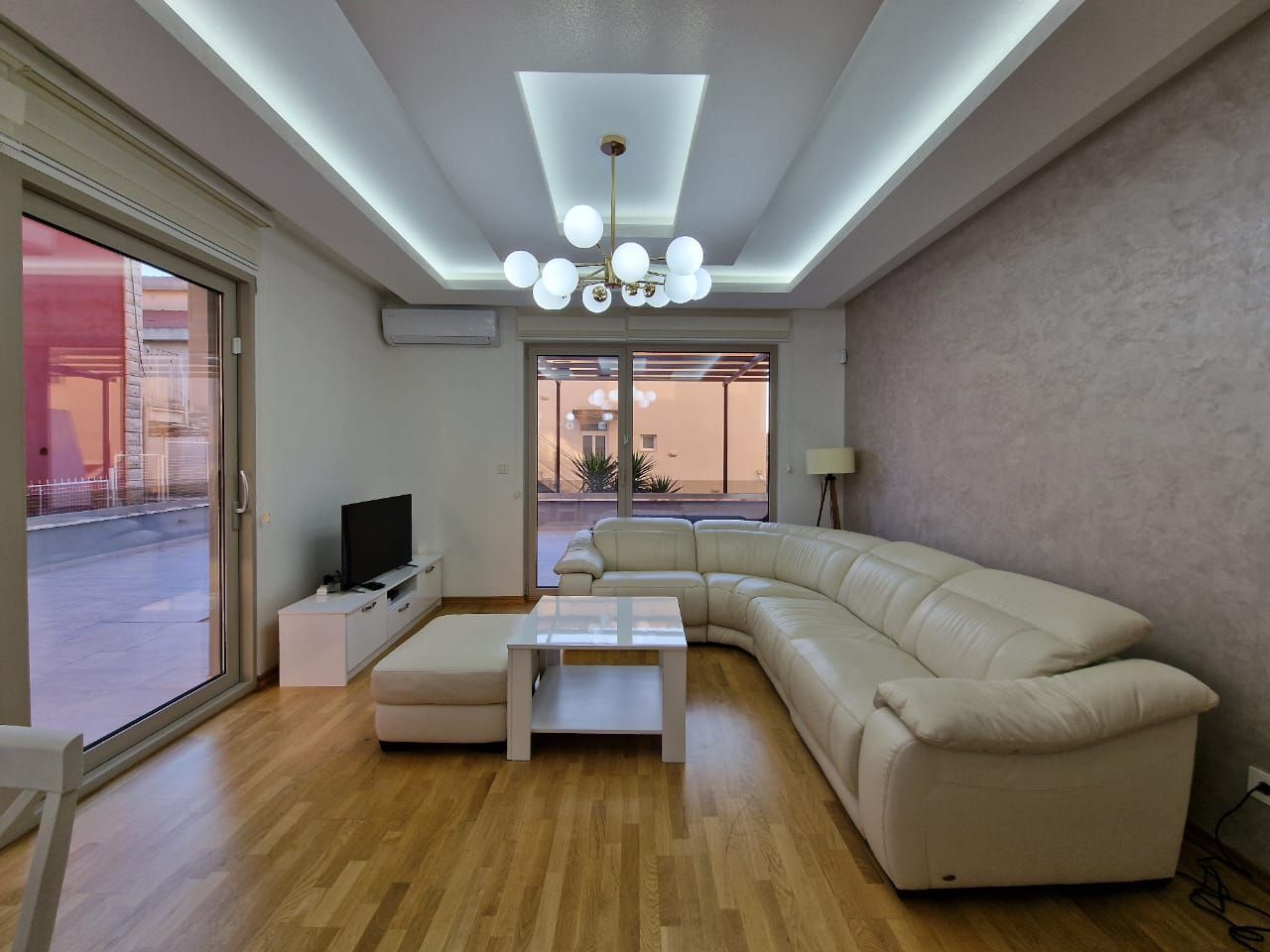 148c69f1-60db-4057-b8f3-8fc2baeb3cd7 Izdavanje: Trosoban stan 95 m² – Bečići, Budva — fotografija 15