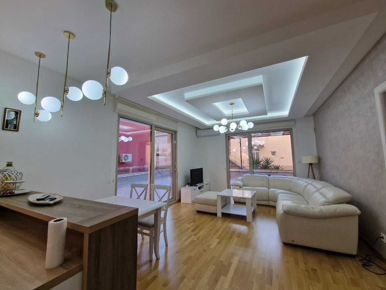 fb5d70fa-f105-4a7c-b718-a5bfc894a531 Izdavanje: Trosoban stan 95 m² – Bečići, Budva — fotografija 17