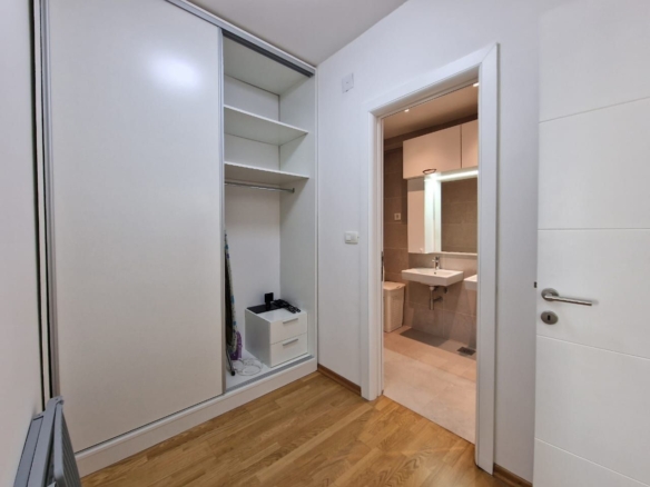 Izdavanje: Trosoban stan 95 m² – Bečići, Budva — fotografija 21