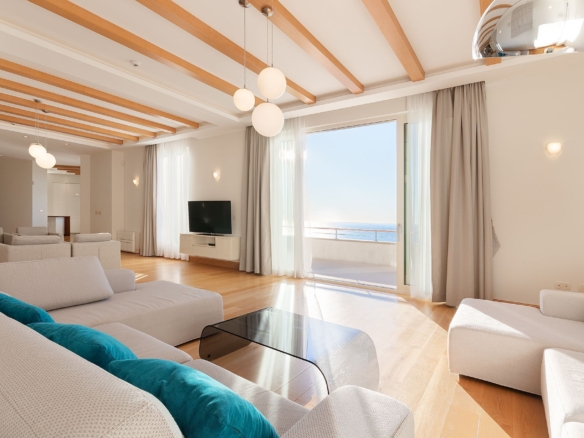 Izdavanje: Kuća 600 m² – Blizikuće, Budva — fotografija 4