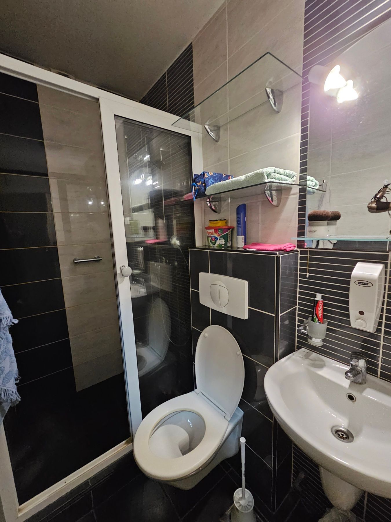 Moderno opremlje jednosoban stan u centru Budve (na duži period, dostupan od 01.11.2026)