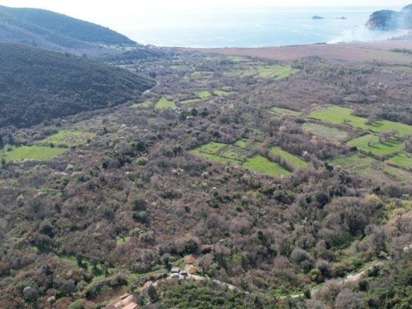 Buljarica-Plac 40.000m2 sa pogledom na more