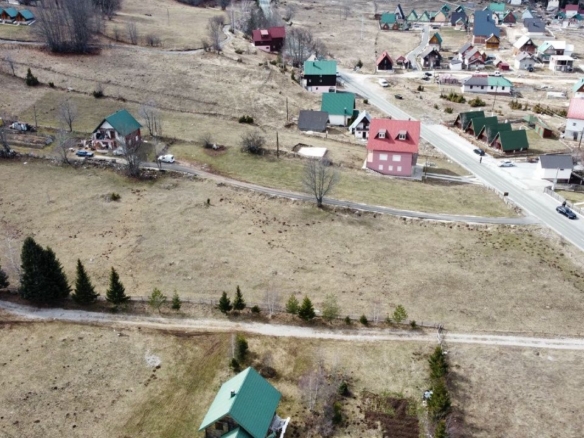 Plac sa pogledom na Durmitor, Žabljak — fotografija 6
