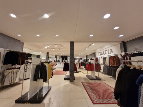 JAZ,BUDVA-Poslovni prostor 800m2