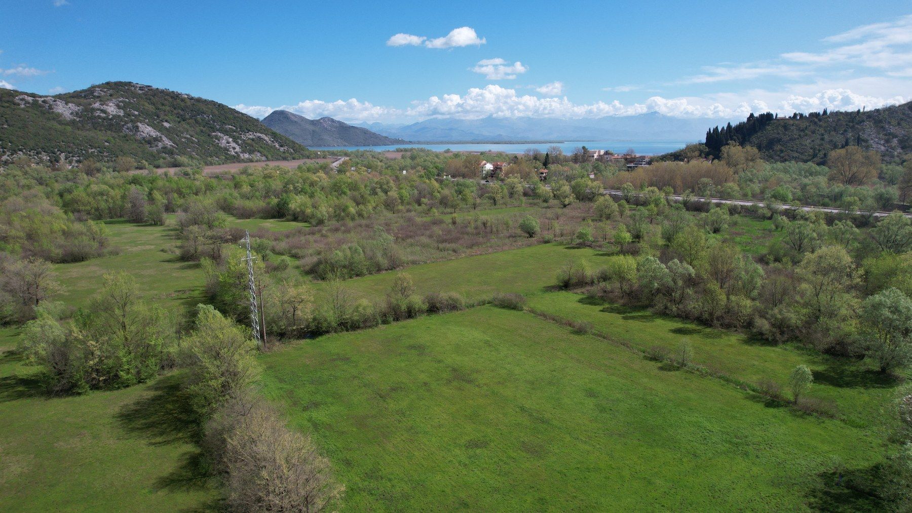 cd45055a-5996-4b16-91ff-18942fb22b8d Dvije kuće na placu u Virpazaru, Bar — fotografija 5