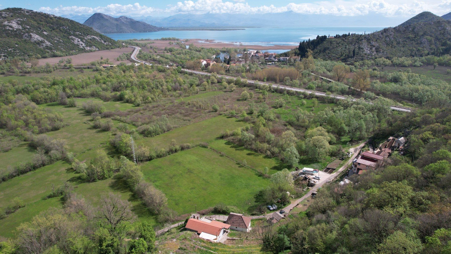90557987-5846-4bb5-a9a6-21b2bc6311f2 Dvije kuće na placu u Virpazaru, Bar — fotografija 6