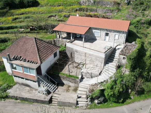Dvije kuće na placu u Virpazaru, Bar — fotografija 21