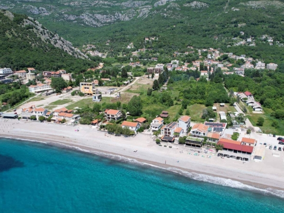 Plac 1450m² na prvoj liniji mora – Buljarica