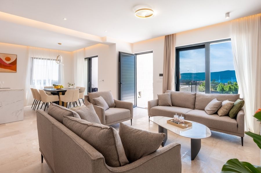 Kuća 250 m² – Tivat — fotografija 2