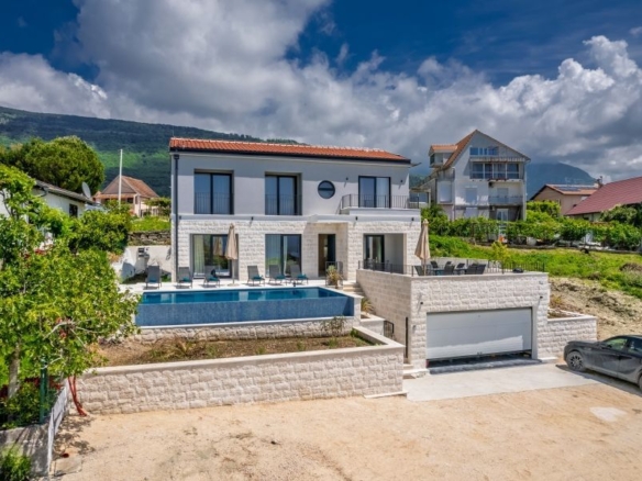 Kuća 250 m² – Tivat — fotografija 17