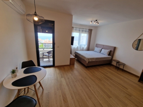 Prodaja modernog studio apartmana 32 m² – Bečići (mogućnost pregradnje u jednosoban)