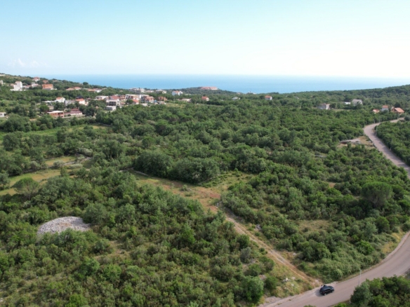 Urbanizovan plac 1817m2 ,Zagora-Opstina Kotor.