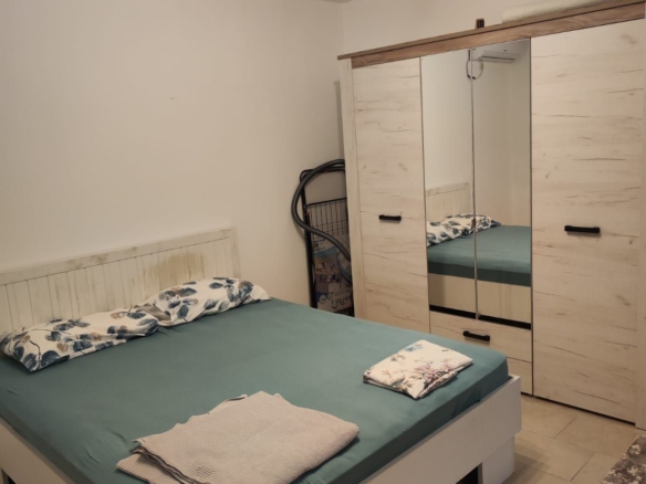 Dvije namještene garsonjere u centru Budve — fotografija 6